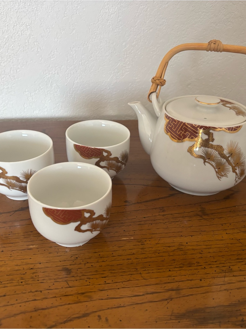 Porcelain Tea Set with Gold Pine Motif - White 1 pot 3 cups